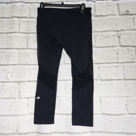 Alo Yoga Black Mid Rise Mesh Capri Leggings Size Small Casual Athleisure - Picture 10 of 11